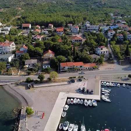 Manda & Marko Juric Gostinjska kuća 3*