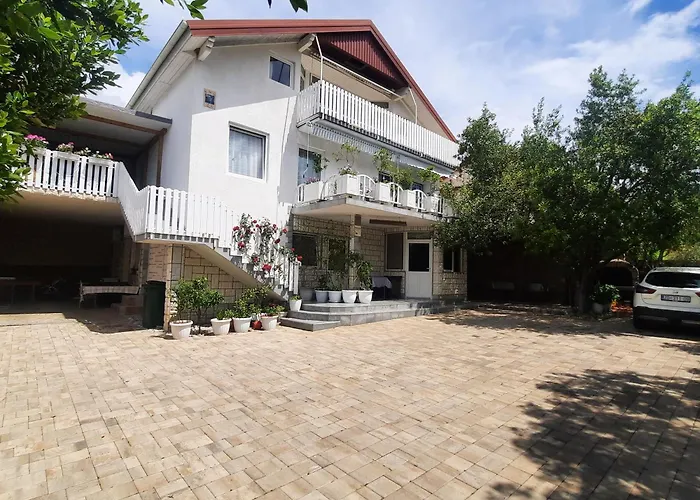 Manda & Marko Juric 3* Селине